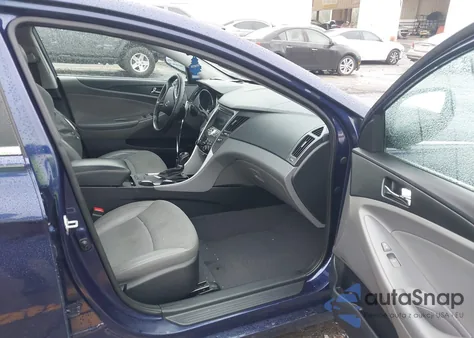 2013 Hyundai Sonata Se 2.0T z USA, uszkodzony, nr VIN 5NPEC4AB9DH786068